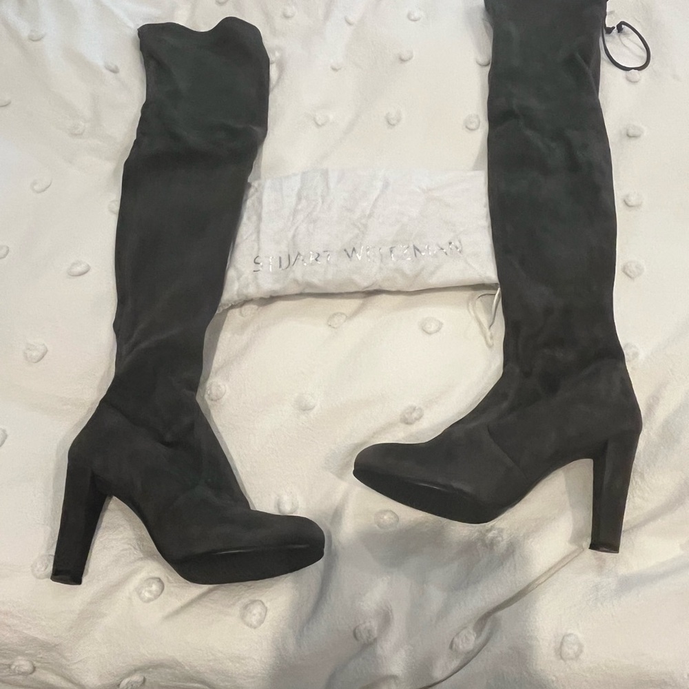 Stuart Whitman over the knee suede boots in grey.